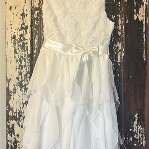 Beautiful Couture Princess Girls white occasion NWOT dress. Size 12.